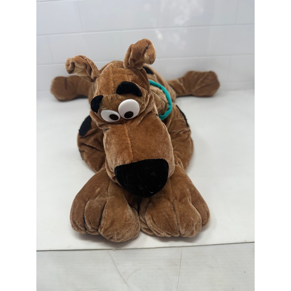 Vintage Six Flags Scooby-Doo laying down velvet Plush 20" (Missing SD On Collar)